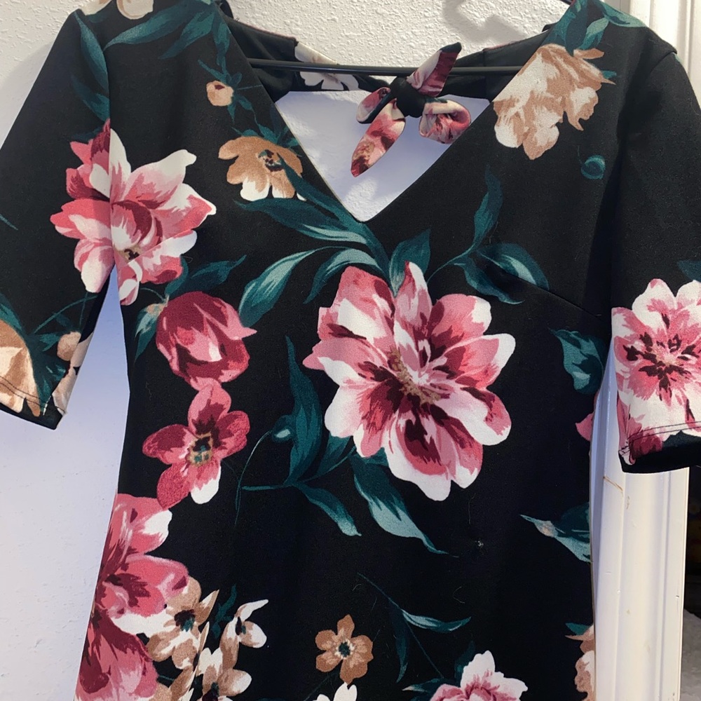 Cute fitted floral dress